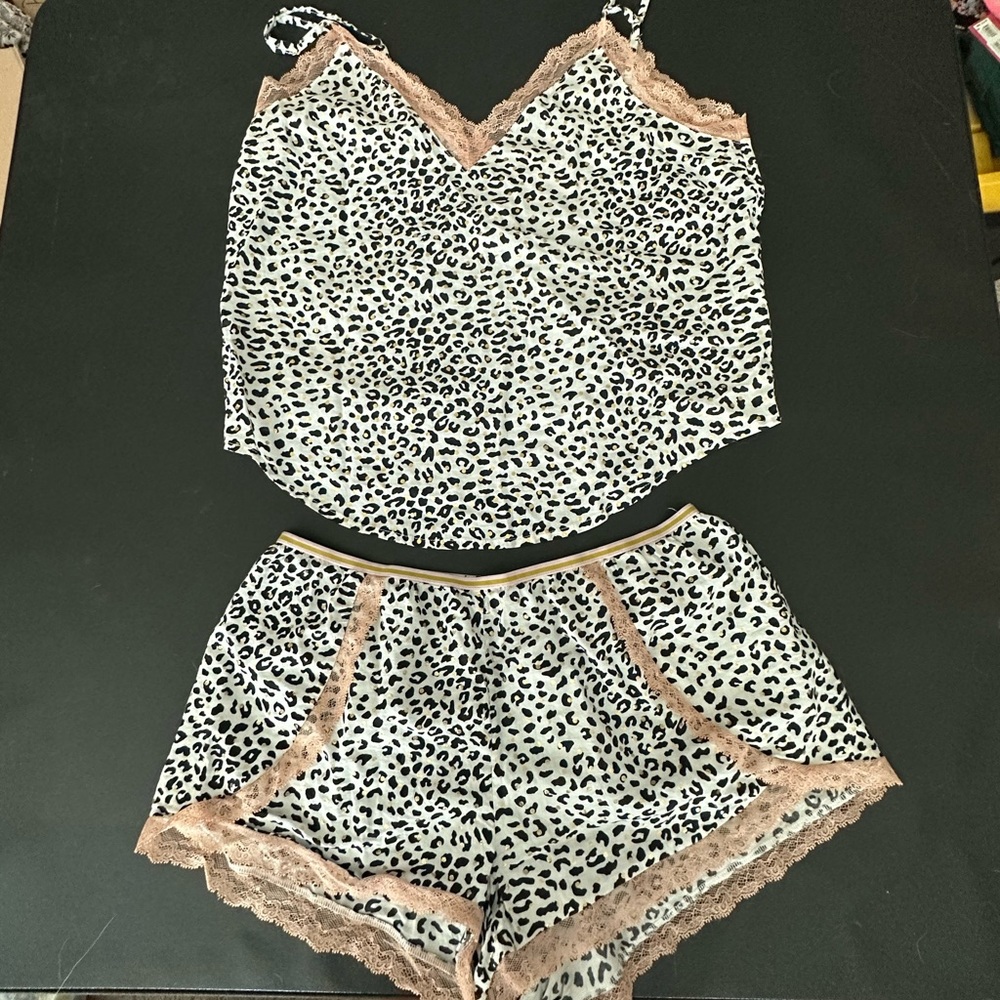 Victoria’s Secret sleep set